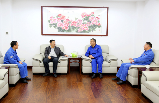  新安縣縣委常委、宣傳部部長(zhǎng)王宜陽(yáng)到萬(wàn)基控股集團(tuán)調(diào)研