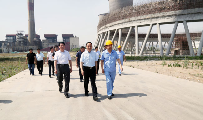 洛陽市政協(xié)黨組副書記、副主席張世敏到萬基?2×60萬千瓦機(jī)組工地調(diào)研