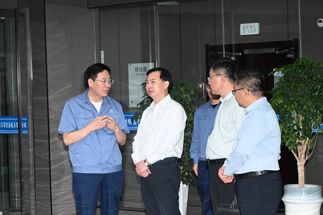 洛陽市發(fā)改委黨組書記、主任關(guān)宇飛一行到萬基控股集團調(diào)研